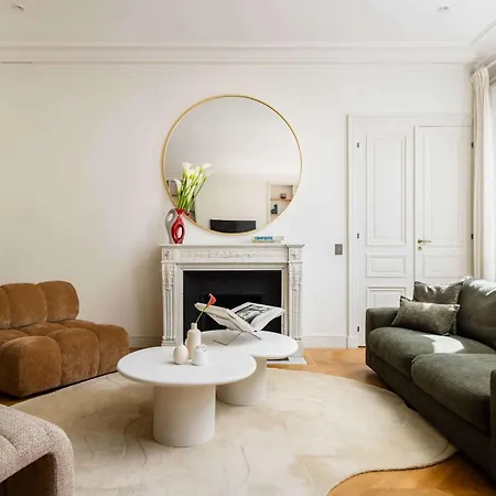 Apartment Montaigne Collection Iii 3br 8p Triangle D Or
