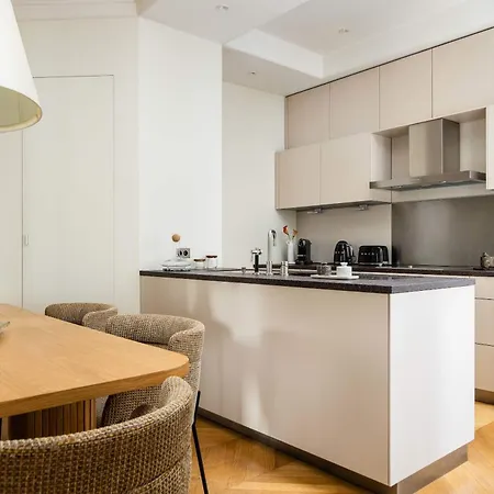 Montaigne Collection Iii 3br 8p Triangle D Or Apartment *