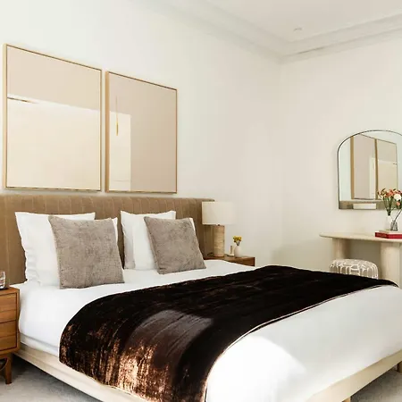 Apartment Montaigne Collection Iii 3br 8p Triangle D Or *