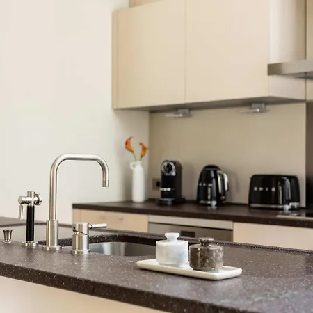 Apartment Montaigne Collection Iii 3br 8p Triangle D Or